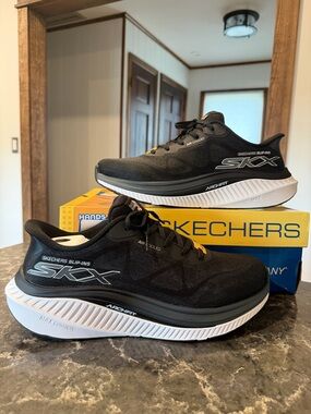 NEW Mens Skechers Slip-ins: GO WALK Max Cushioning Arch Fit - Jesper (Size 10.5)